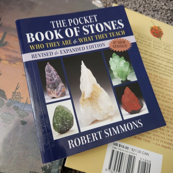 The Pocket Book of Stones - Picture 1 of 8